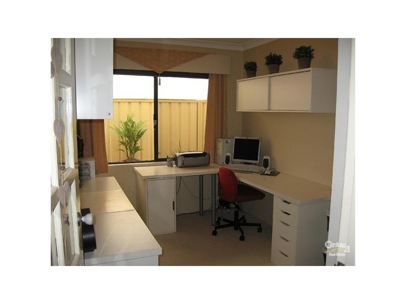 5 Limerick Loop, Wattle Grove WA 6107