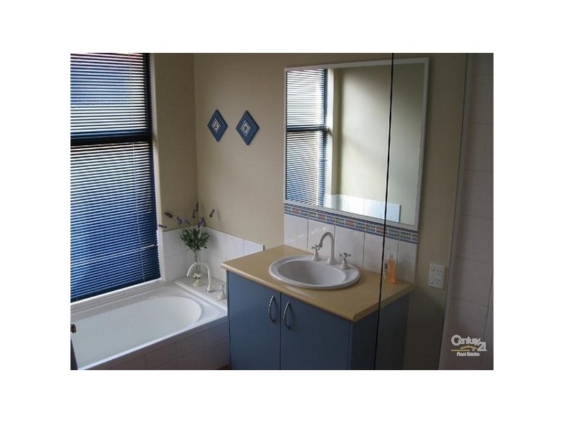 5 Limerick Loop, Wattle Grove WA 6107