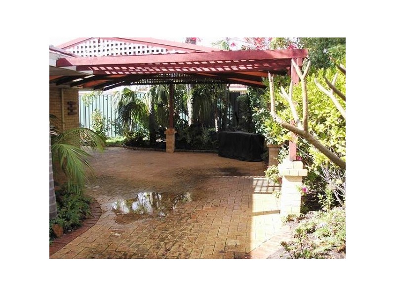 14 Citrine Gardens, Forrestfield WA 6058