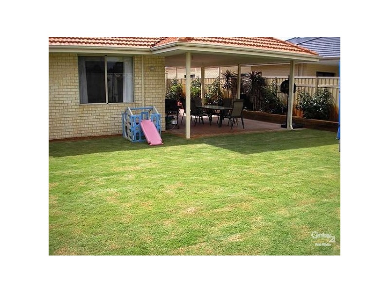 14 Brittain Road, Wattle Grove WA 6107