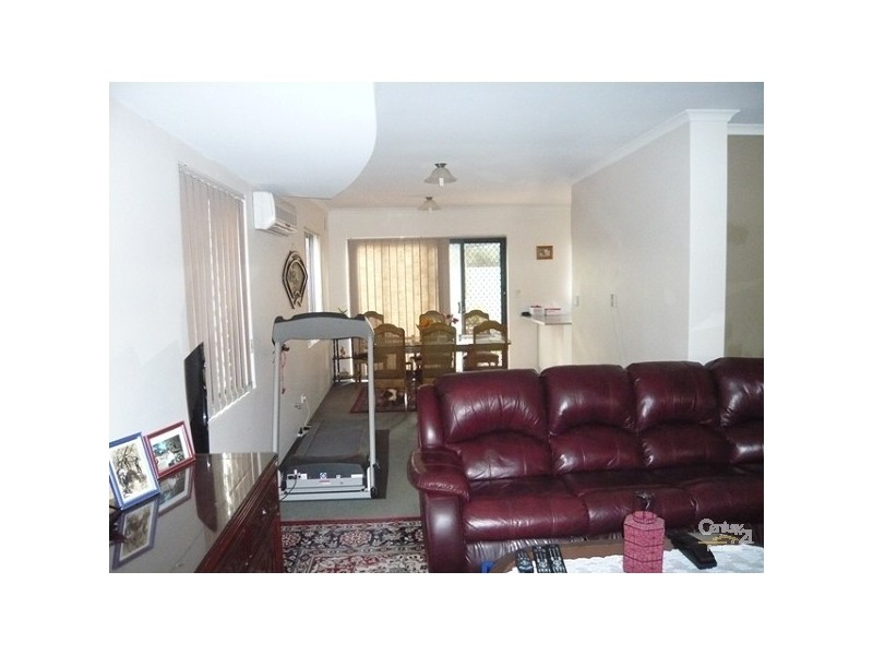 2/53 Woodloes Street, Cannington WA 6107