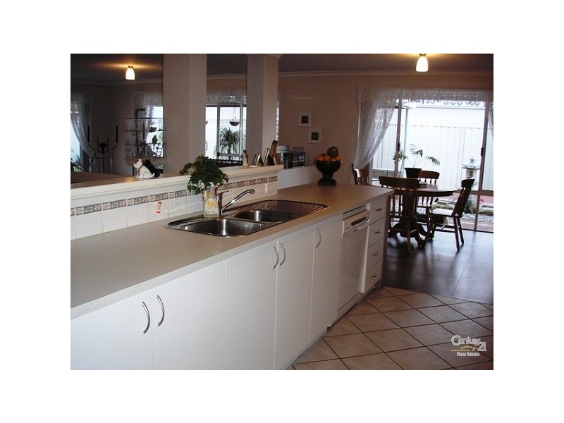 14 St John Road, Wattle Grove WA 6107