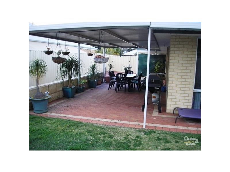 14 St John Road, Wattle Grove WA 6107