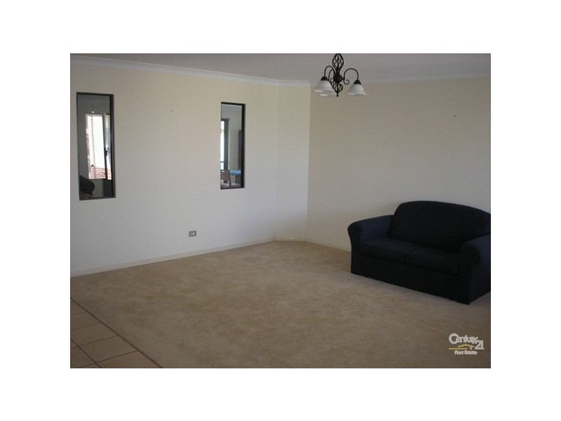 16 Sheriff Circuit, Wattle Grove WA 6107