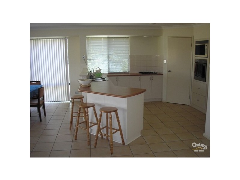 16 Sheriff Circuit, Wattle Grove WA 6107