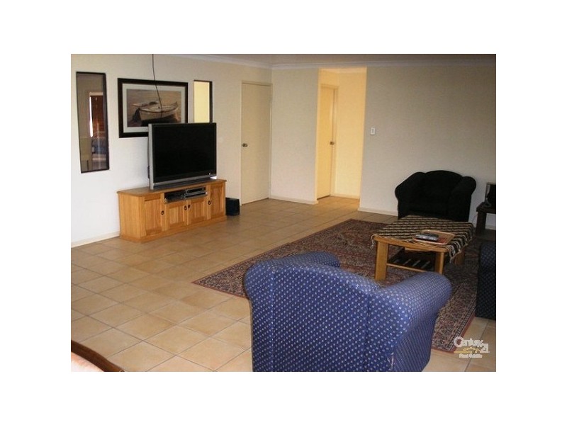 16 Sheriff Circuit, Wattle Grove WA 6107