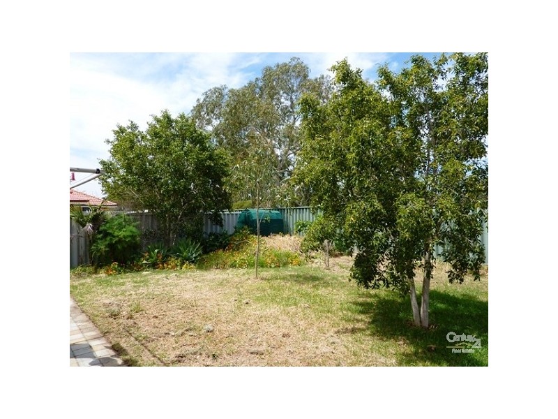27 Abrolhos Street, Beckenham WA 6107