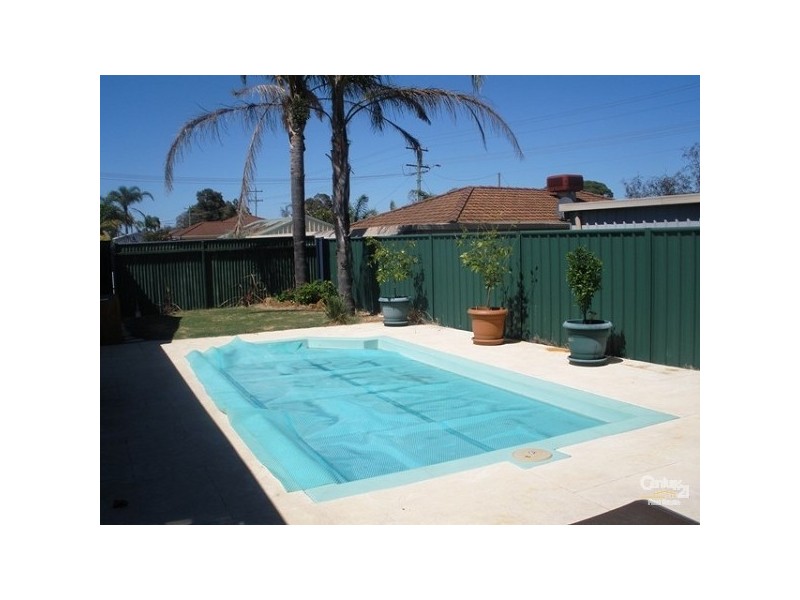 2 Kapok Court, High Wycombe WA 6057