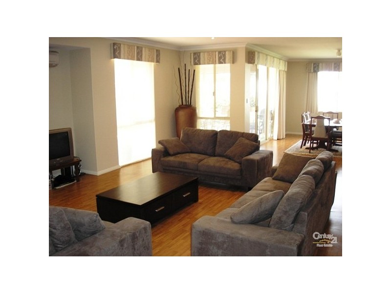 14 Brittain Road, Wattle Grove WA 6107