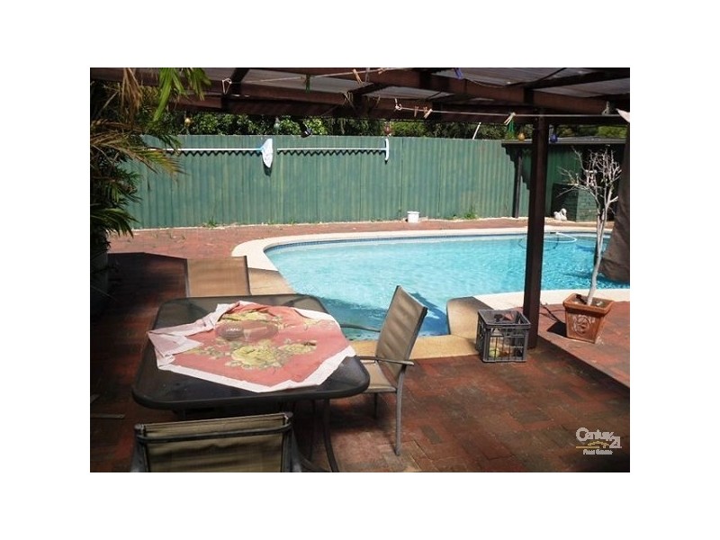 24 Bugendore Street, Maida Vale WA 6057