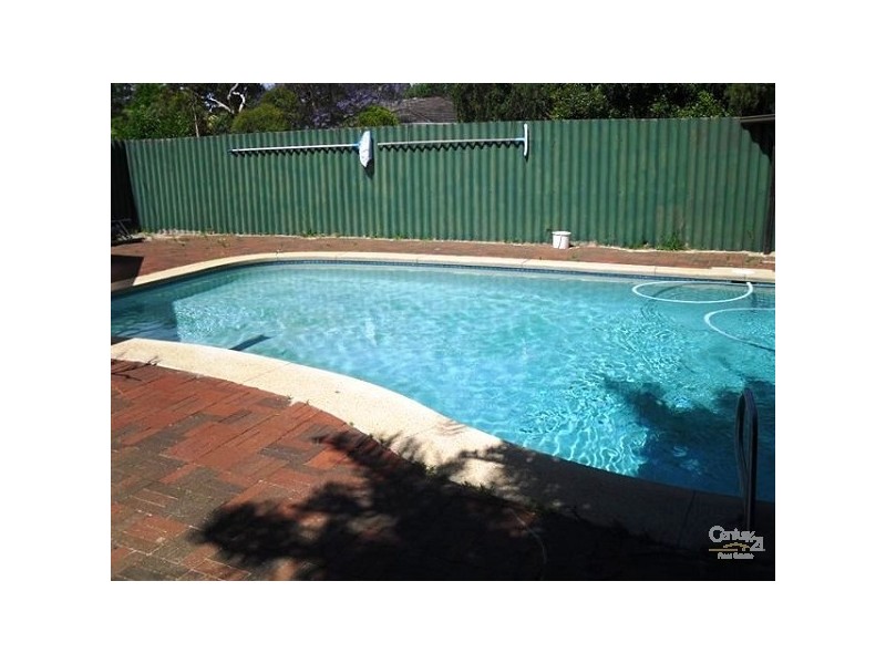 24 Bugendore Street, Maida Vale WA 6057
