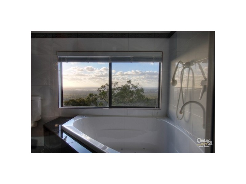 66 Lascelle Parade, Gooseberry Hill WA 6076