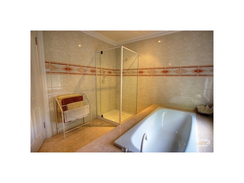 66 Lascelle Parade, Gooseberry Hill WA 6076