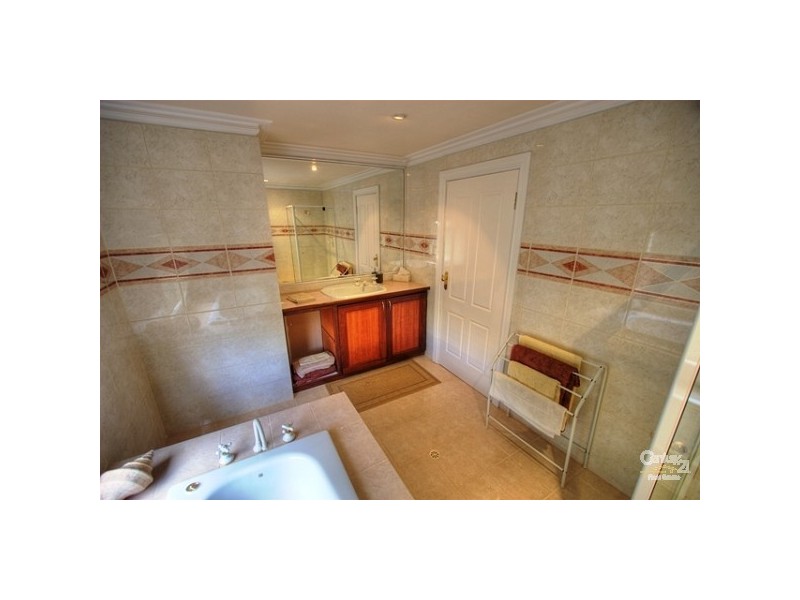 66 Lascelle Parade, Gooseberry Hill WA 6076