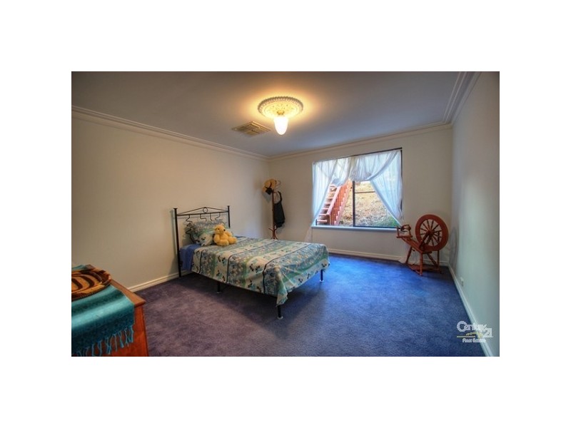 66 Lascelle Parade, Gooseberry Hill WA 6076