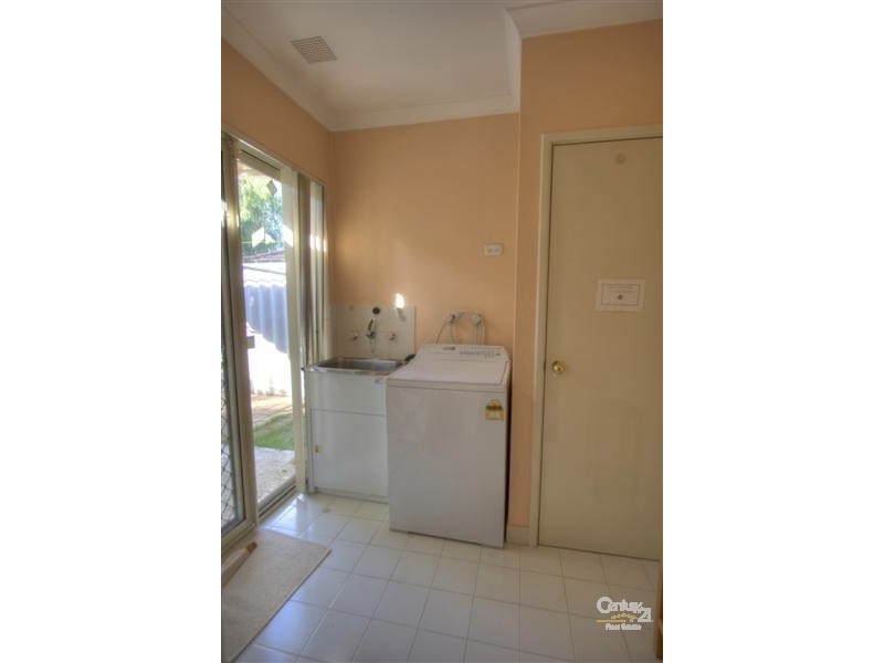 230 B Hale Road, Forrestfield WA 6058