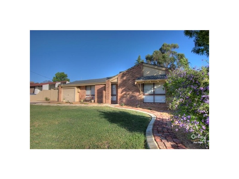 61 Calluna Way, Forrestfield WA 6058