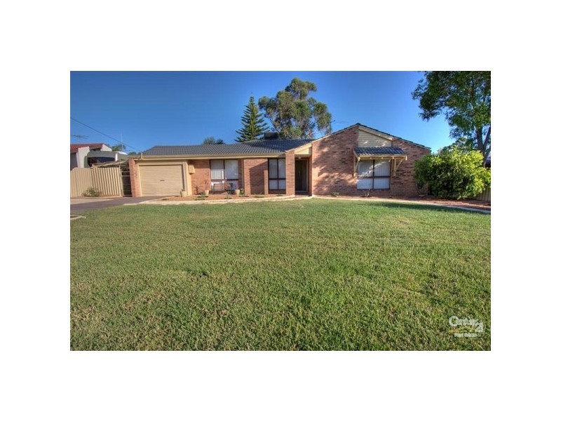 61 Calluna Way, Forrestfield WA 6058