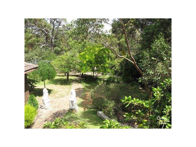 6 Bona Vista Road, Greenmount WA 6056
