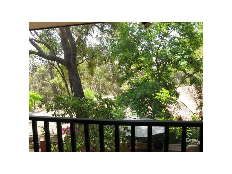 6 Bona Vista Road, Greenmount WA 6056