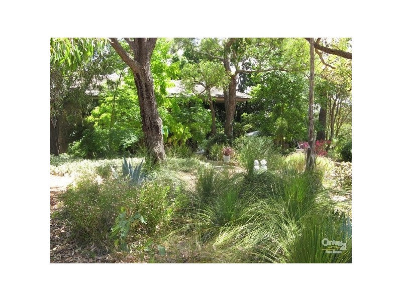 6 Bona Vista Road, Greenmount WA 6056