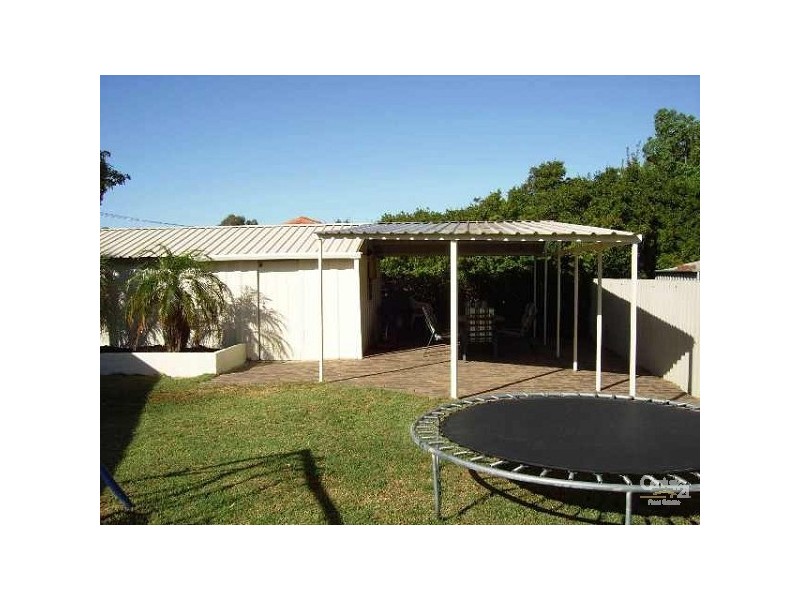 6 Lee Street, Forrestfield WA 6058