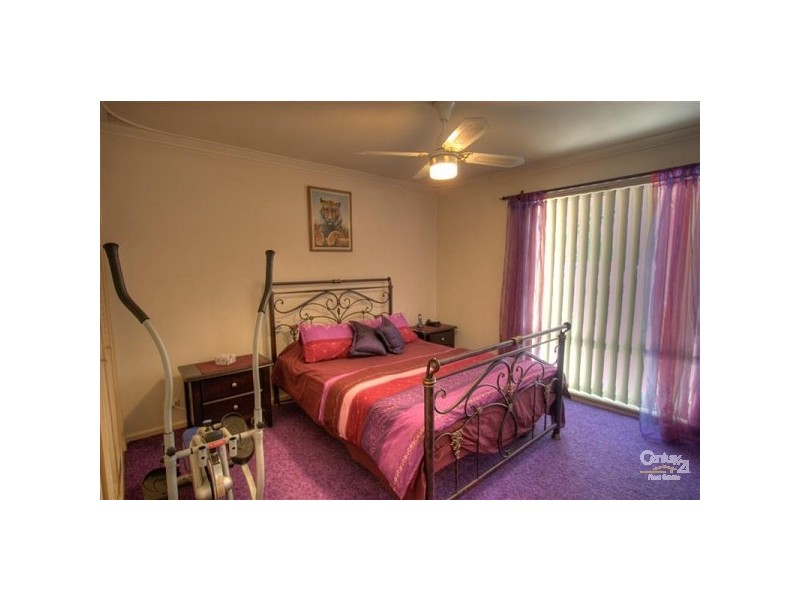 1 Cyril Road, High Wycombe WA 6057