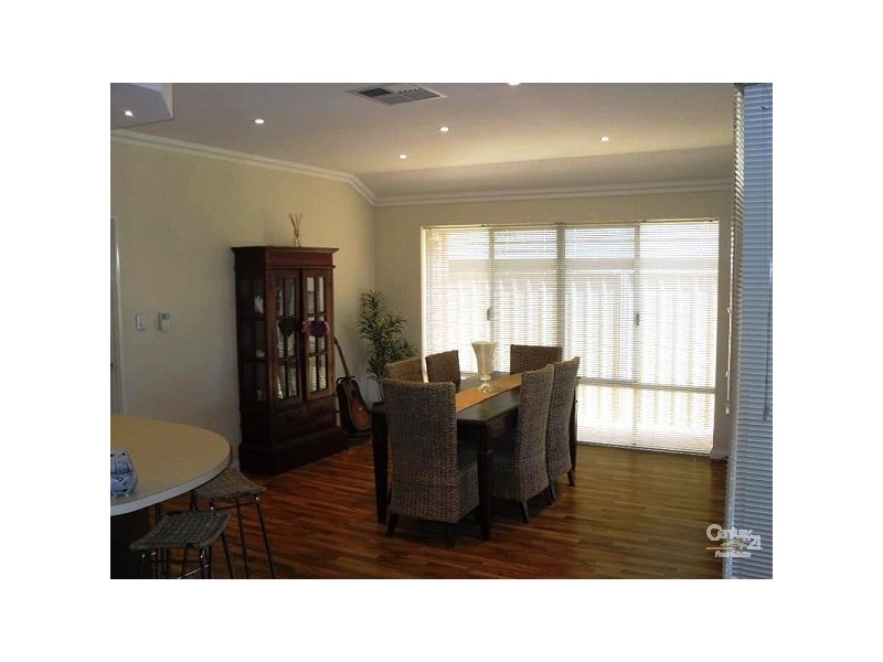 6 Chicladoo Close, Canning Vale WA 6155