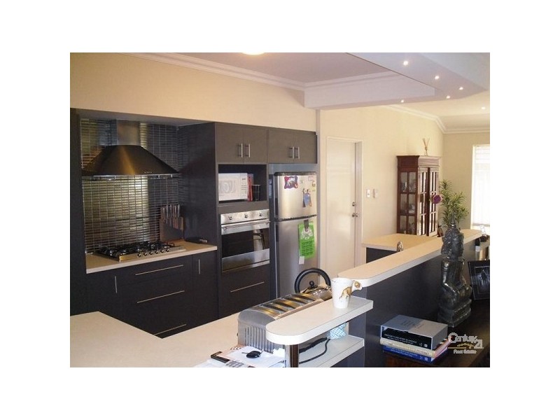 6 Chicladoo Close, Canning Vale WA 6155