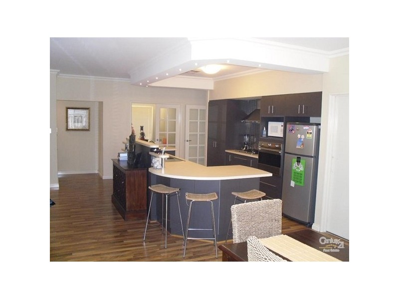 6 Chicladoo Close, Canning Vale WA 6155