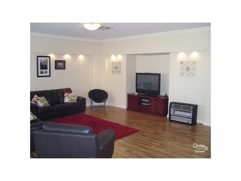 6 Chicladoo Close, Canning Vale WA 6155