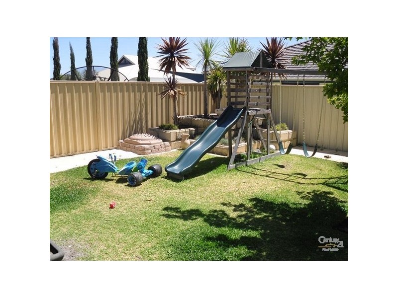 6 Chicladoo Close, Canning Vale WA 6155