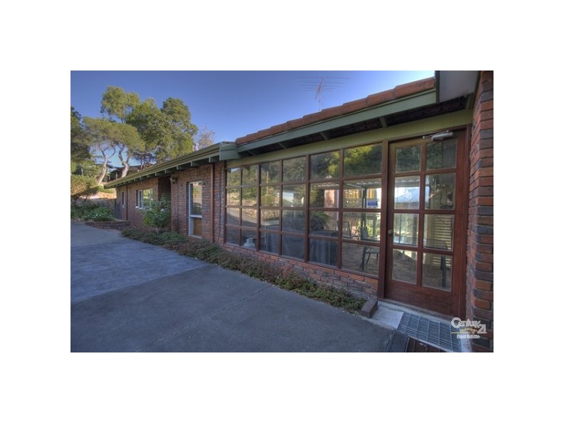 14 Robertson Road, Gooseberry Hill WA 6076