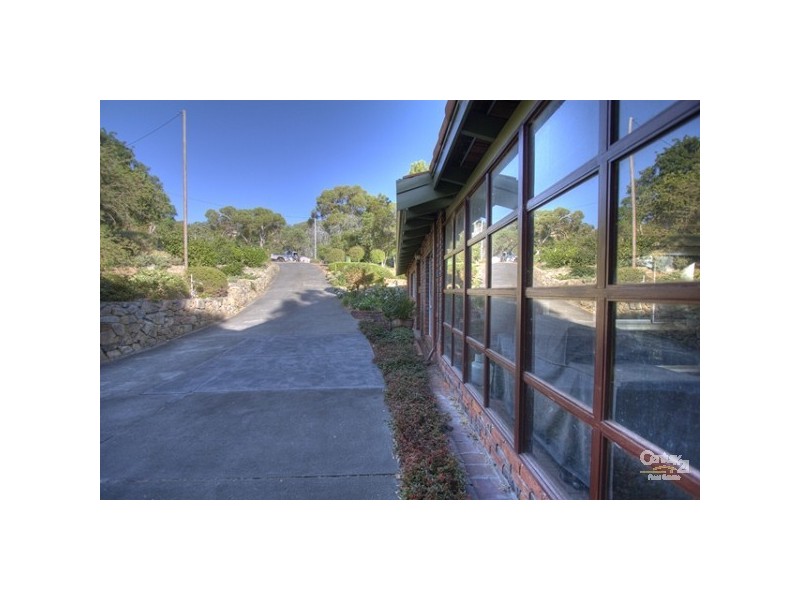 14 Robertson Road, Gooseberry Hill WA 6076