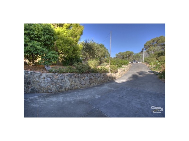 14 Robertson Road, Gooseberry Hill WA 6076