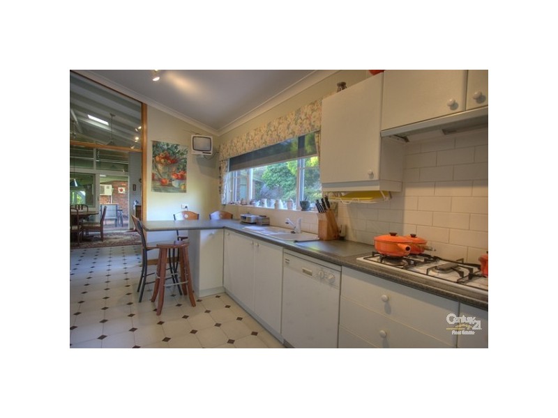 14 Robertson Road, Gooseberry Hill WA 6076