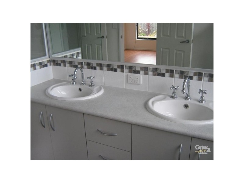 12 Clearwater Way, Singleton WA 6175