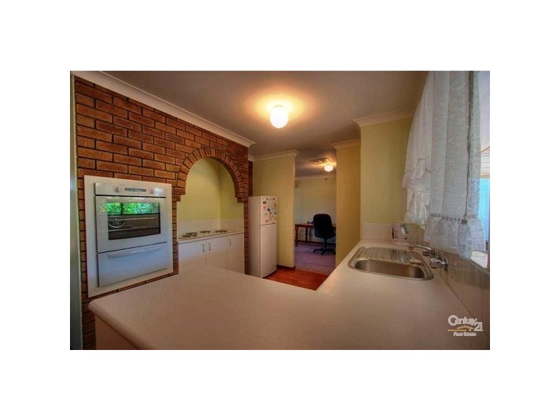 7 Hollybush Court, Forrestfield WA 6058