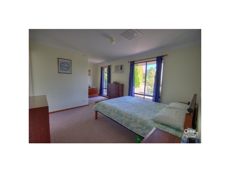 7 Hollybush Court, Forrestfield WA 6058