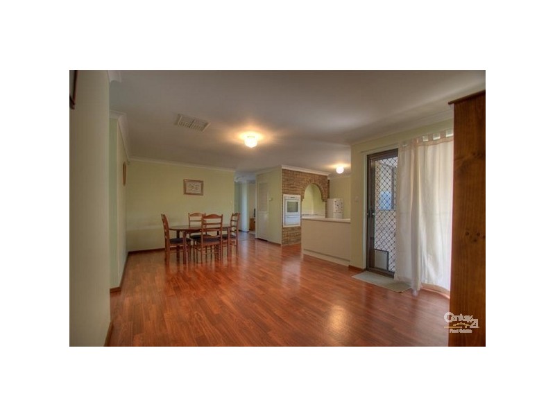 7 Hollybush Court, Forrestfield WA 6058