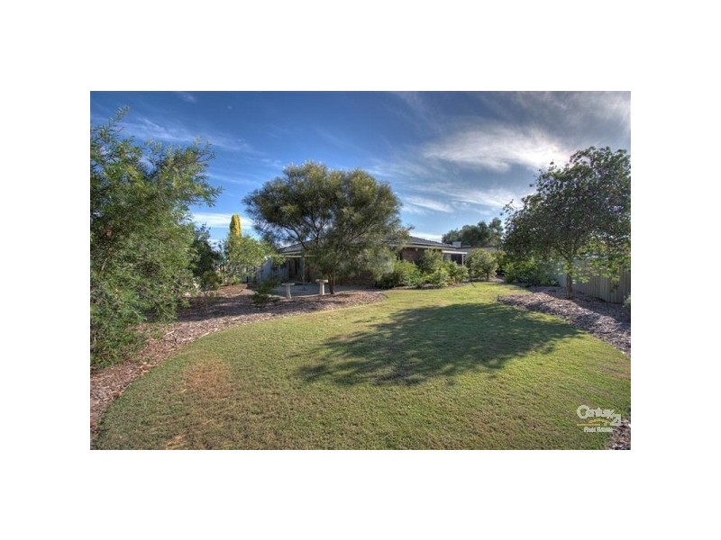 7 Hollybush Court, Forrestfield WA 6058