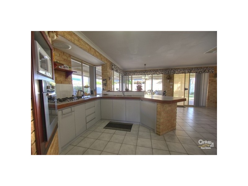 14 Pyrite Court, Forrestfield WA 6058