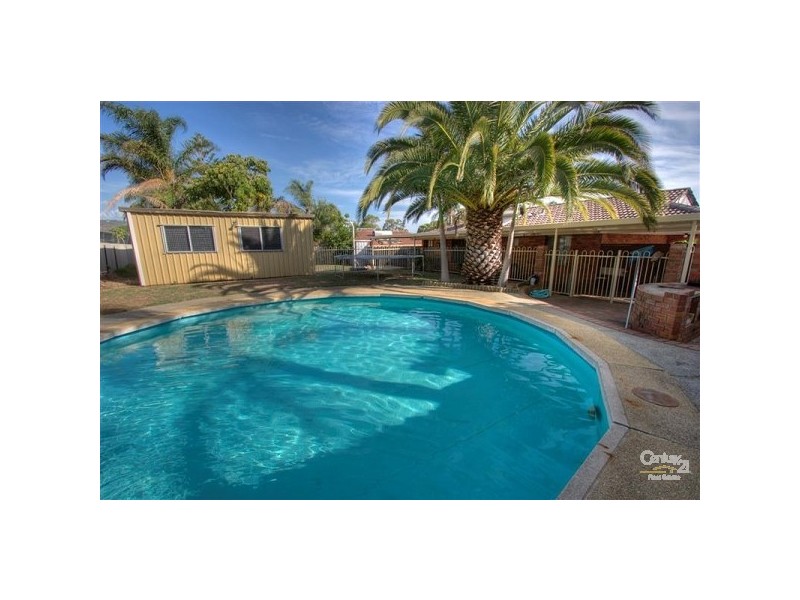 15 Akebia Way, Forrestfield WA 6058