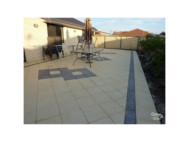 28 Lenihan Corner, Wattle Grove WA 6107