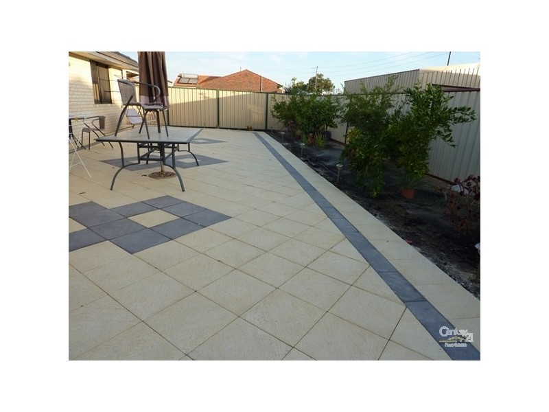 28 Lenihan Corner, Wattle Grove WA 6107