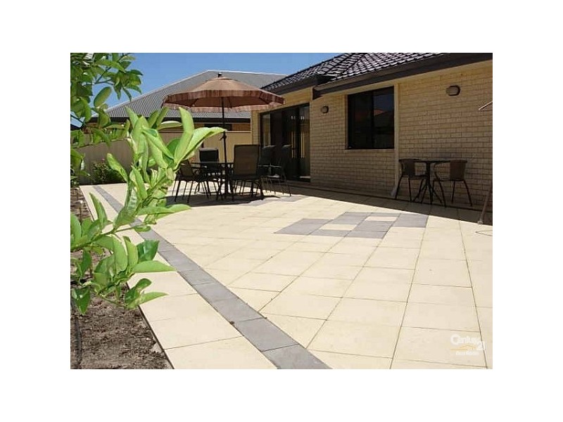 28 Lenihan Corner, Wattle Grove WA 6107