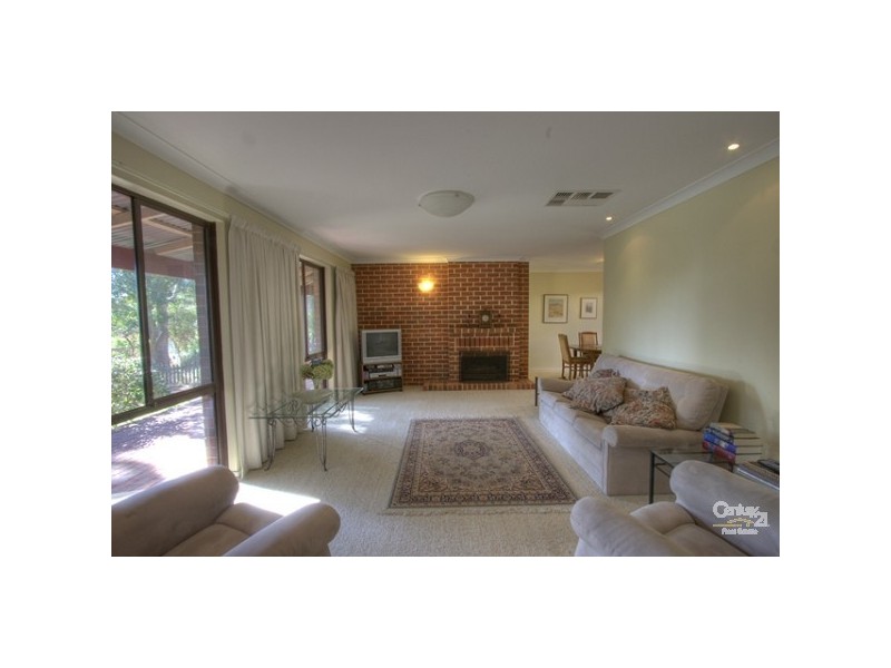 17 Peoples Avenue, Gooseberry Hill WA 6076