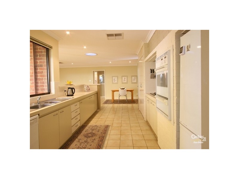 17 Peoples Avenue, Gooseberry Hill WA 6076