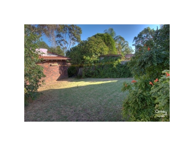1 Ardisia Court, Forrestfield WA 6058