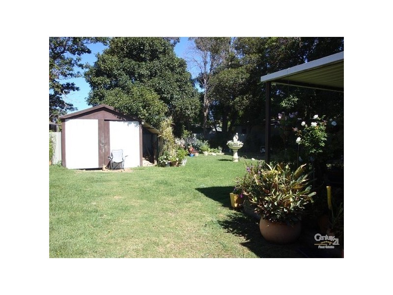 16 York Street, Forrestfield WA 6058